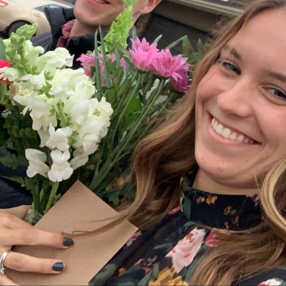 Meet your Posher, Allison - Picture 2 of 4